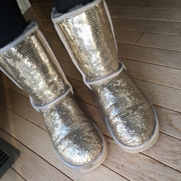 Silver Sparkly UGG boot! Size 6! - Picture 2 of 6